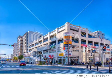 神奈川県藤沢市の都市風景　湘南台駅 104741977