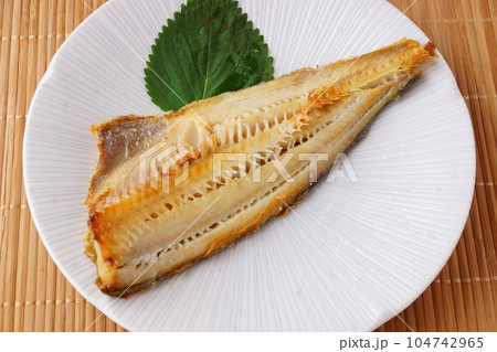 しまほっけの塩焼き しまほっけの塩焼き 104742965
