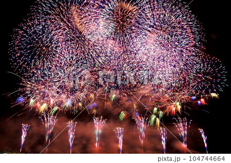 2019年 うつのみや花火大会　栃木県宇都宮市（鬼怒川河川敷・道場宿緑地）8月10日開催 104744664