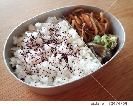 焼きそば弁当 焼きそば弁当 104747093