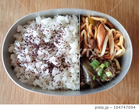 焼きそば弁当 焼きそば弁当 104747094