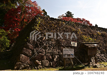 秋の高取城跡 104748240