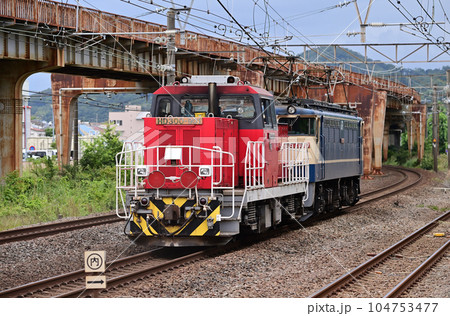 東海道本線　平塚　JR貨物　EF65-2070＋HD300-901（新鶴見） 104753477