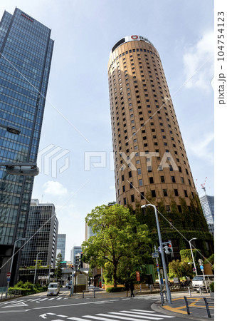 梅田DTタワーと大阪マルビル（2023年5月撮影） 104754123