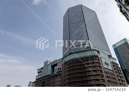 阪急百貨店うめだ本店のビル（2023年5月撮影） 104754220