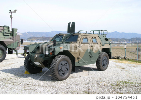展示される陸上自衛隊の軽装甲機動車 104754451