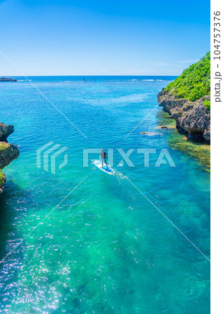 宮古島の海でSUP 104757376