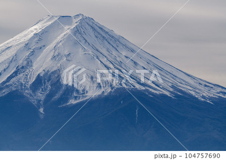 三ツ峠山からみた富士山 104757690
