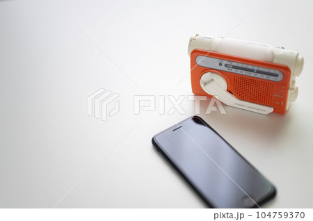 スマホに充電できる防災ラジオ スマホに充電できる防災ラジオ 104759370