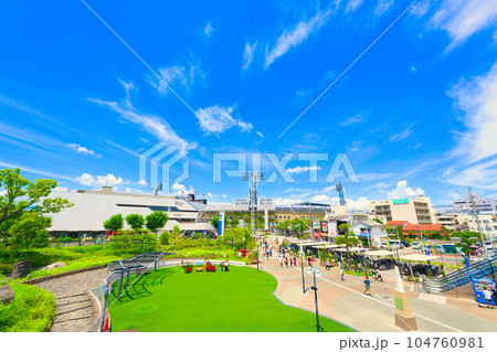 【兵庫県】8月・夏の甲子園球場と西宮市の街風景 【兵庫県】8月・夏の甲子園球場と西宮市の街風景 104760981