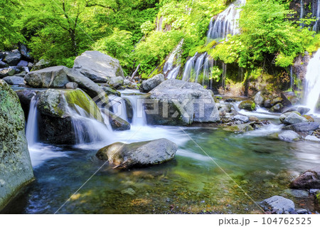 新緑の川俣川渓谷4 新緑の川俣川渓谷4 104762525