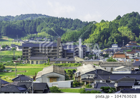 久井町の街並み　広島県三原市 104763028