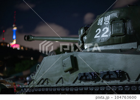 Night view of the War Memorial of Korea in Seoul, South Korea 104763600