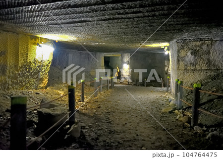 伊豆半島・西伊豆・室岩洞・江戸から昭和初期の様子を伝える石切場の内部の様子・静岡県松崎町(4) 伊豆半島・西伊豆・室岩洞・江戸から昭和初期の様子を伝える石切場の内部の様子・静岡県松崎町(4) 104764475
