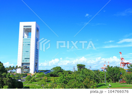 四日市市、四日市港ポートビルの風景 四日市市、四日市港ポートビルの風景 104766076