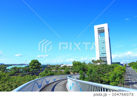四日市市、四日市港ポートビルの風景 四日市市、四日市港ポートビルの風景 104766078