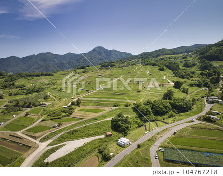 美しい姨捨の棚田　長野県千曲市（ドローンによる空撮） 104767218