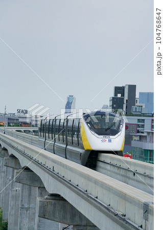 Seacon Square and MRT Yellow Line in Bangkok 104768647