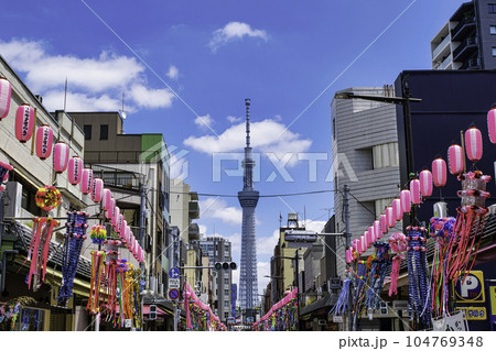 東京都　かっぱ橋本通り　下町七夕まつり　例年7月七夕に開催 104769348