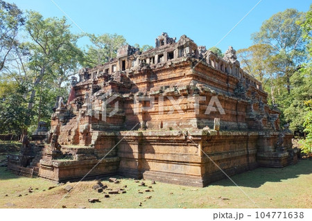 Phimeanakas, the Heavenly Temple. Medieval royal palace in Cambodia. 104771638