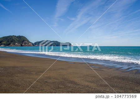 三重・熊野灘【七里御浜海岸】 三重・熊野灘【七里御浜海岸】 104773569