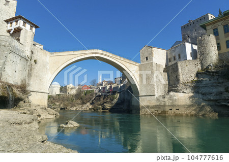 モスタルのスタリ・モストとネレトヴァ川 / Mostar, Bosnia-Herzegovina 104777616