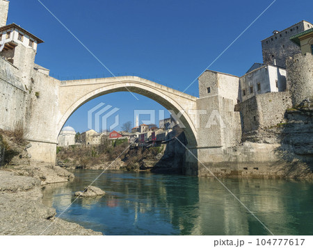 モスタルのスタリ・モストとネレトヴァ川 / Mostar, Bosnia-Herzegovina モスタルのスタリ・モストとネレトヴァ川 / Mostar, Bosnia-Herzegovina 104777617