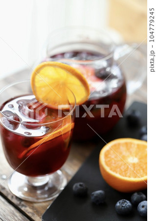 フレッシュフルーツたっぷりのスッキリアイスハーブティー フレッシュフルーツたっぷりのスッキリアイスハーブティー 104779245