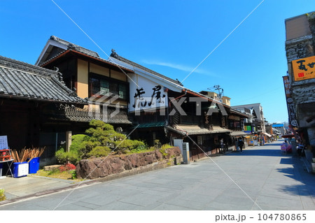【香川県】早朝の「こんぴらさん」金刀比羅宮（表参道） 104780865