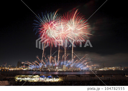 【大阪府】なにわ淀川花火大会 104782555