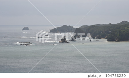 「種子島」東海岸、西之表市安城から犬城海岸に向かって 「種子島」東海岸、西之表市安城から犬城海岸に向かって 104788220