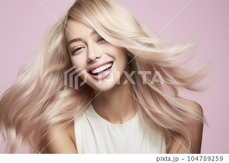 金髪女性 金髪女性 104789259