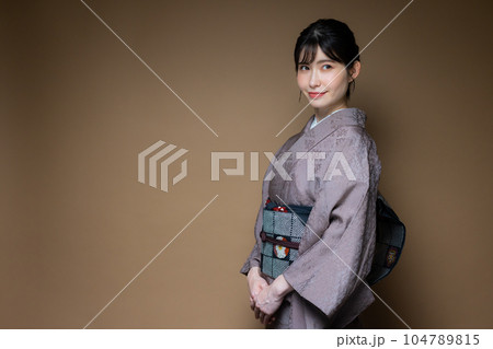 グレーの色無地 着物 和装 グレーの色無地 着物 和装 104789815