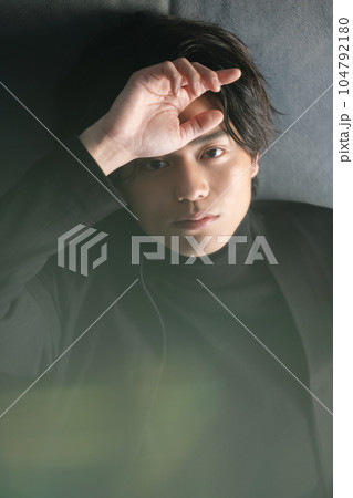男性ポートレート 男性ポートレート 104792180
