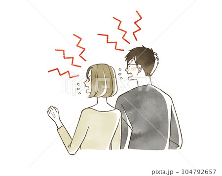怒っている男女 104792657