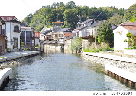 隠岐西郷地区の民家の景色 隠岐西郷地区の民家の景色 104793694