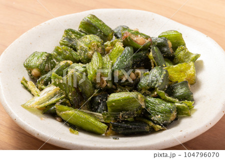 オクラ　梅かつお　スナック 104796070