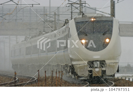 北陸本線　加賀笠間ー美川　JR西日本　683系　T26＋T12編成（金沢）　サンダーバード 104797351