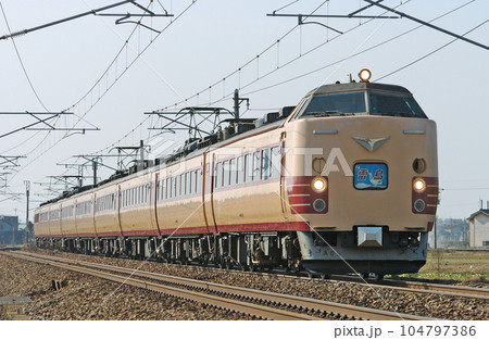 北陸本線　美川ー加賀笠間　JR西日本　485系　A05編成（京都）　雷鳥 104797386