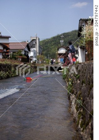 鳥取 四季の散歩 鯉幟が泳ぐ川 瀬戸川 鳥取 四季の散歩 鯉幟が泳ぐ川 瀬戸川 104797442