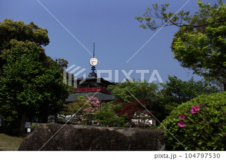 鳥取　四季の散歩　鯉幟が泳ぐ川　瀬戸川 104797530