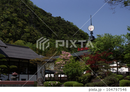 鳥取　四季の散歩　鯉幟が泳ぐ川　瀬戸川 104797546