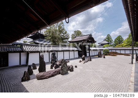 東福寺の方丈南庭 104798289