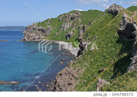 神威岬 チャレンカの小道 神威岬自然公園 神威岩 積丹半島 神威岬 チャレンカの小道 神威岬自然公園 神威岩 積丹半島 104798372
