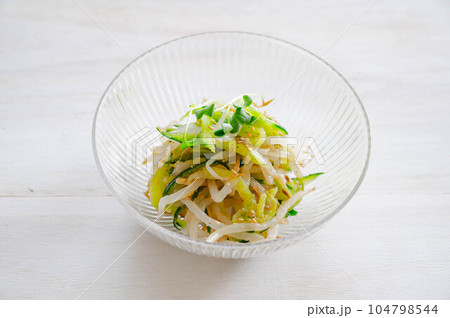 もやしとキュウリのナムル 104798544