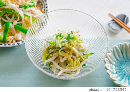 もやしとキュウリのナムル もやしとキュウリのナムル 104798545