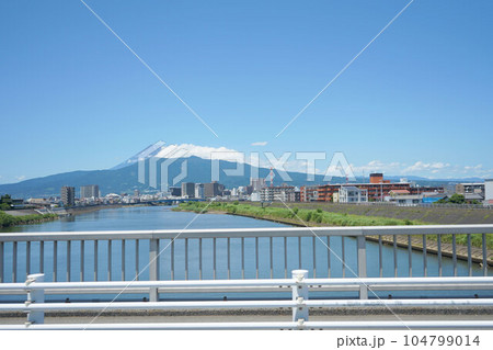 沼津市 富士山 橋の上 104799014