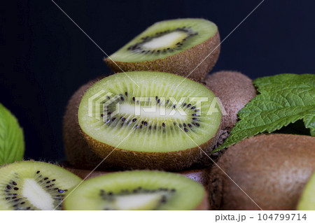 kiwi fruit cut into slices kiwi fruit cut into slices 104799714