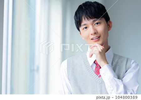 学生　男子学生のポートレート 104800389