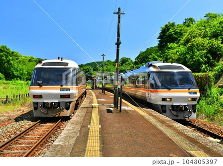 快晴のキハ85系南紀号行き違い 104805397